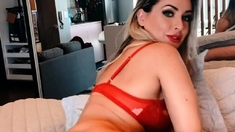 Blonde with hot lingerie masturbates while broadcasting